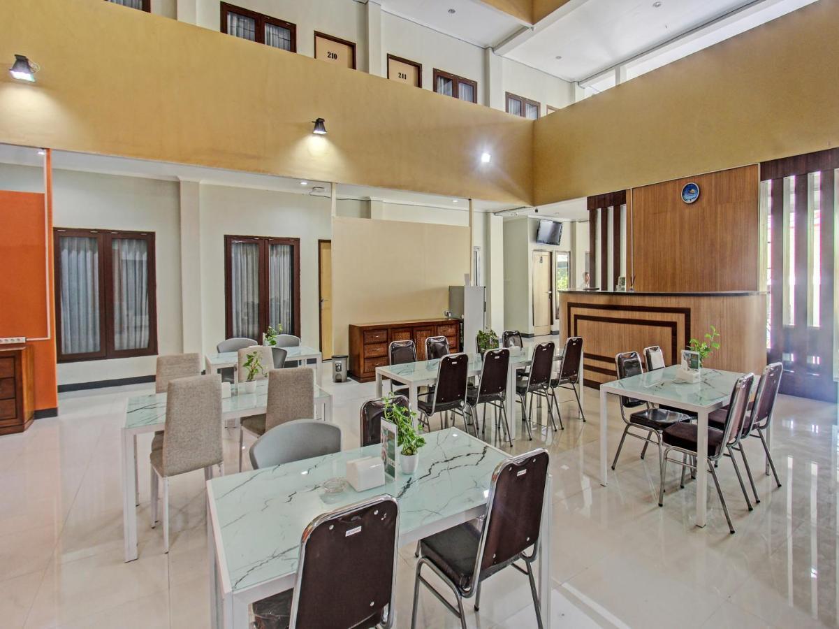 Capital O 91617 Hotel Mutiara Lombok Exterior foto