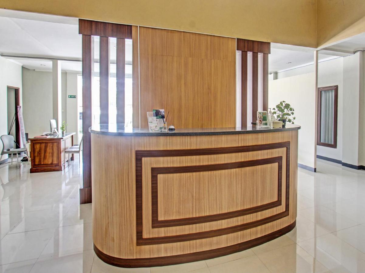 Capital O 91617 Hotel Mutiara Lombok Exterior foto