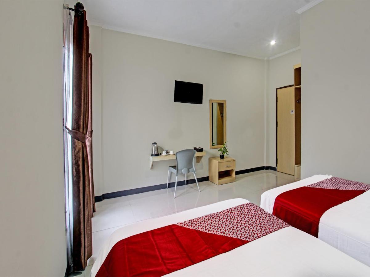Capital O 91617 Hotel Mutiara Lombok Exterior foto